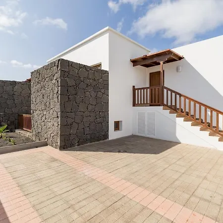 Preciosa Y Espaciosa Villa Con Piscina /Vistas Mar * Playa Blanca (Lanzarote)